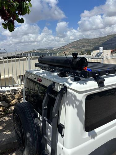 מיכל מים עגול עם ברז ונשם